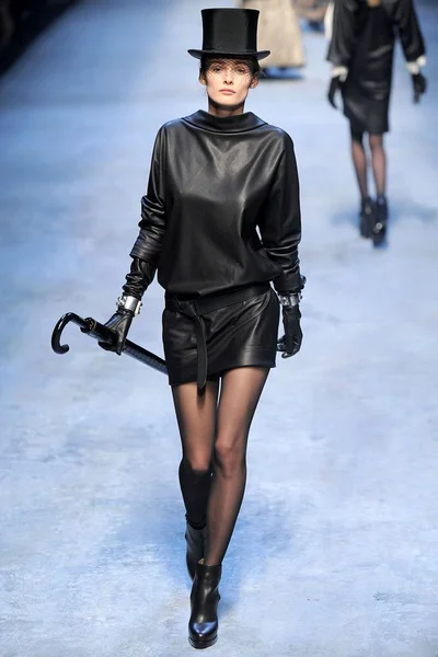 Look 44